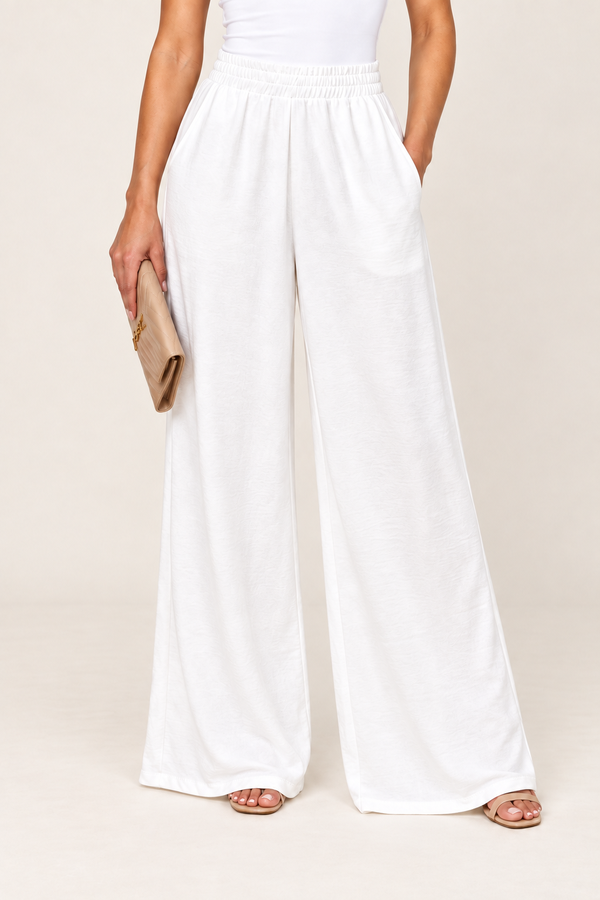 Calça Reta De Cintura Alta Roberta De Crepe Summer Sem Forro - Off White — no corpo